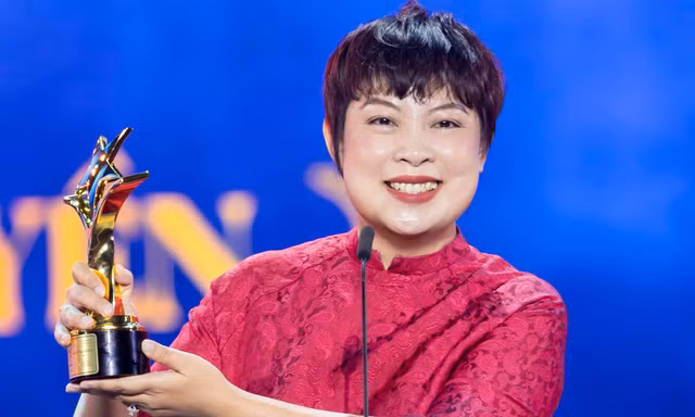 'Mưa đỏ' càn quét giải thưởng, Đặng Thái Huyền là đạo diễn xuất sắc