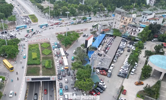 Hà Nội xây 4 'siêu' bãi xe kết hợp trạm sạc quy mô lớn, phục vụ hạn chế xe xăng vào nội đô