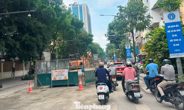 Hà Nội yêu cầu tháo rào chắn, hoàn thành dự án chống ngập trước 30/5