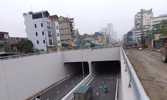 Thông hầm chui tại nút giao Giải Phóng - Kim Đồng
