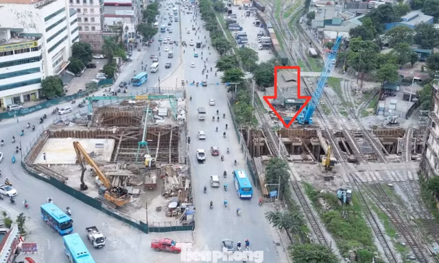 Cận cảnh các 'nút thắt' làm lỡ hẹn thông xe hầm chui Giải Phóng - Kim Đồng