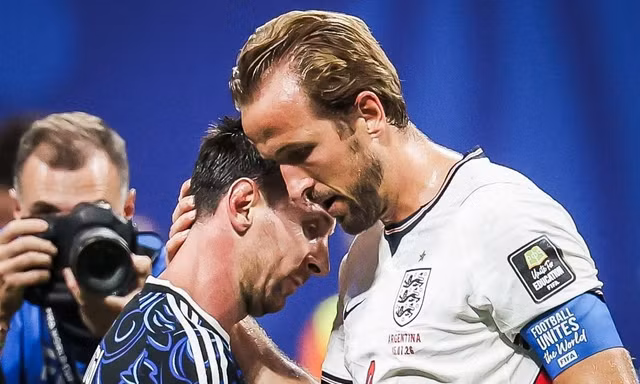 Ảnh Messi ôm Harry Kane gây bão mạng