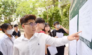 Phổ điểm Toán thi tốt nghiệp THPT 2025: Hơn 500 điểm 10, Hà Nội dẫn đầu cả nước