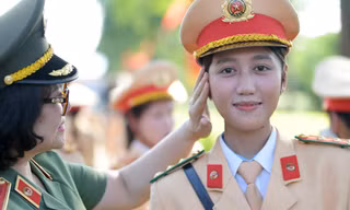 Lãnh đạo các đơn vị thuộc Bộ Công an thăm, động viên chiến sĩ khối Công an tham gia A80 rèn luyện trong nắng nóng