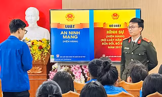 Sinh viên, học sinh ‘gác cổng’ thông tin trên không gian mạng