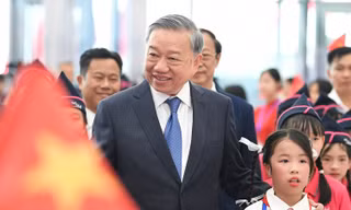 Tổng Bí thư, Chủ tịch nước, Thủ tướng Chính phủ và Chủ tịch Quốc hội dự Lễ khai giảng năm học mới