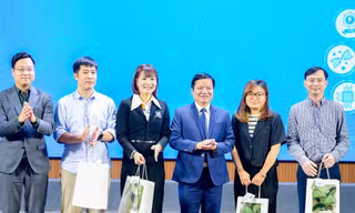 Sinh viên và chuyên gia tìm lời giải mã sức hút Blockchain trong tài chính số