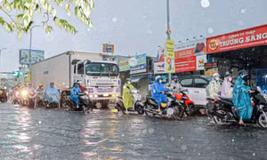 Miền Bắc sắp hửng nắng, miền Trung mưa dài ngày
