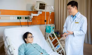 Hai người chồng hiến gan cứu vợ, khi tình yêu hóa thành sự sống