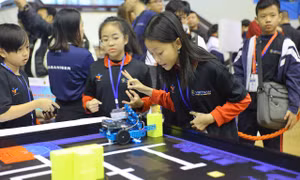 Khuyến khích học sinh tham gia sân chơi sáng tạo STEM, AI và Robotics