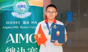 Nam sinh lớp 7 giành học bổng trị giá tiền tỉ