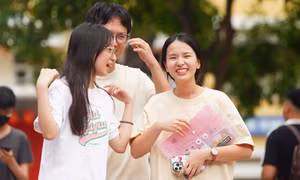 Chi tiết đề thi Ngữ văn, nhận xét, giải đề sớm nhất