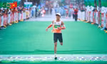 Không khoan nhượng trên đường chạy 42,195km tại Tiền Phong Marathon 2026