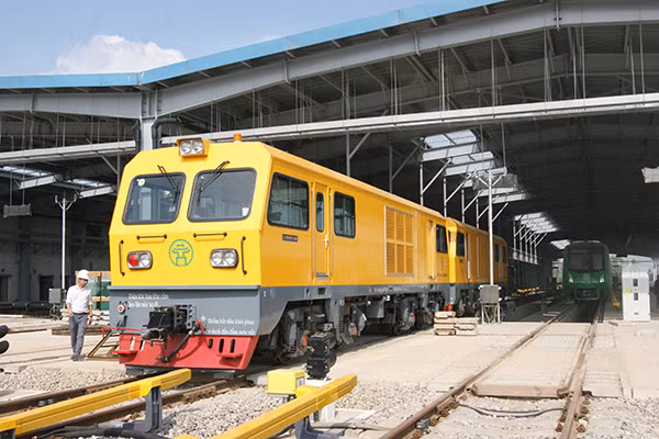 Toàn tuyến đường sắt Cát Linh - Hà Đông đã được cấp điện chuẩn bị chạy thử.
