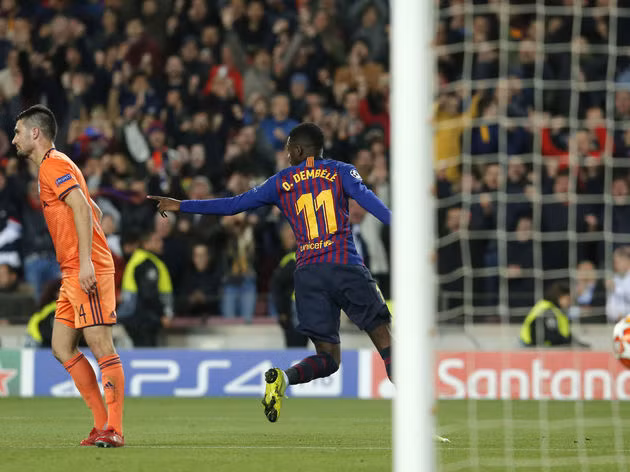 Ousmane Dembele dính chấn thương và chưa rõ phải nghỉ thi đấu bao lâu.