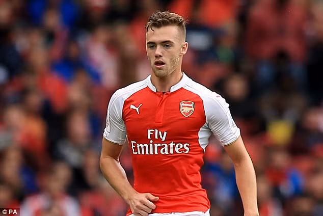 Arsenal bị phạt 60.000 bảng vì vụ chuyển nhượng Chambers.