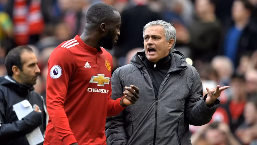 HLV Mourinho sẽ tiếp tục để Romelu Lukaku ngồi dự bị?