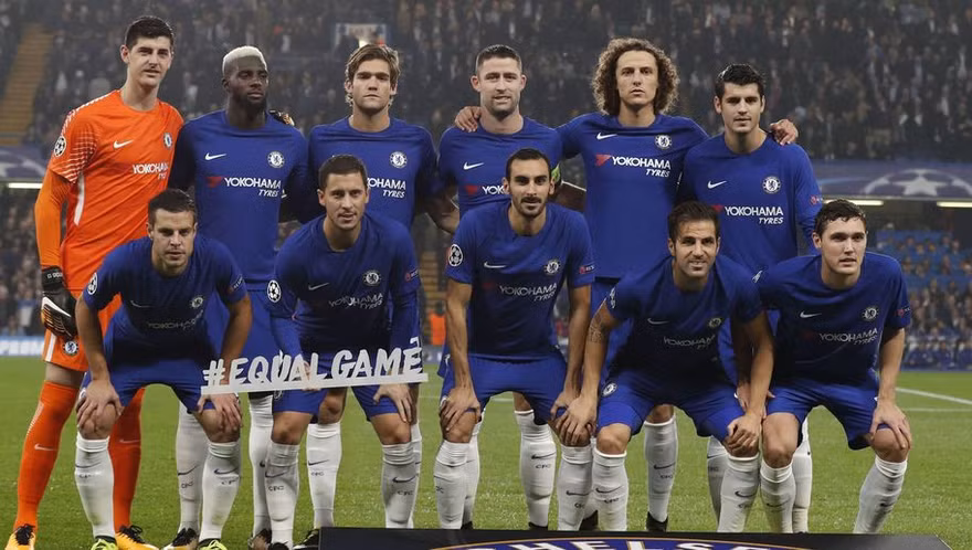 Thủ thành Thibaut Courtois tức giận vì bị đặt điều chống lại HLV Conte.