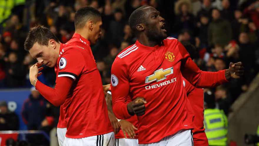 Romeu Lukaku bất mãn khi Ibrahimovic được cưng chiều.