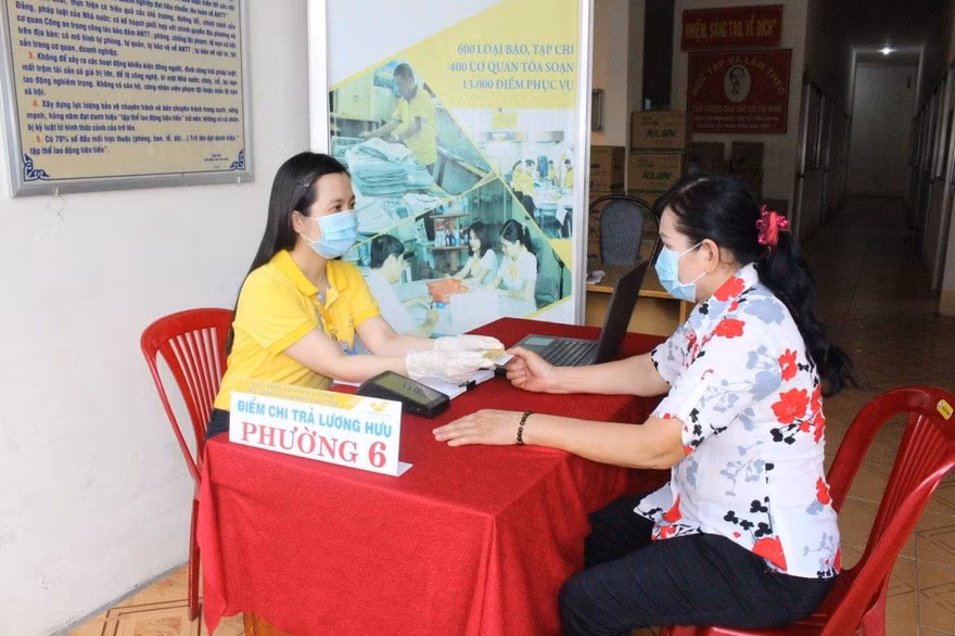 Trả lương hưu, trợ cấp BHXH tháng 7, 8 vào cùng một kỳ