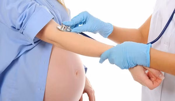 Nhiều bà bầu lây những bệnh 'khủng khiếp' này sang con