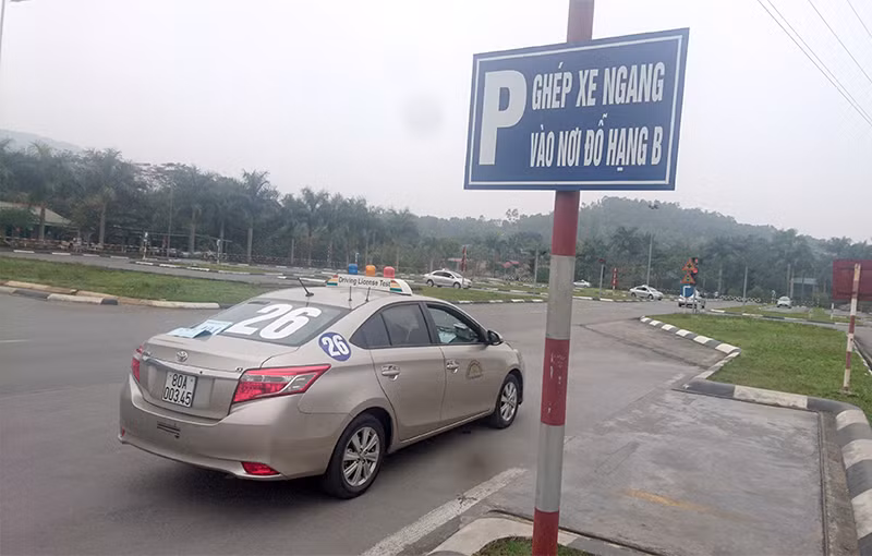 Tăng cường các biện pháp để đảm bảo học và thi giấy phép lái xe thực chất hơn.