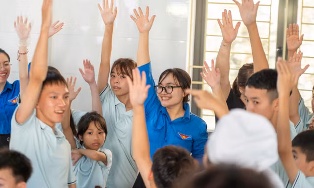 Tết thiếu nhi đầm ấm của trẻ em hoàn cảnh đặc biệt
