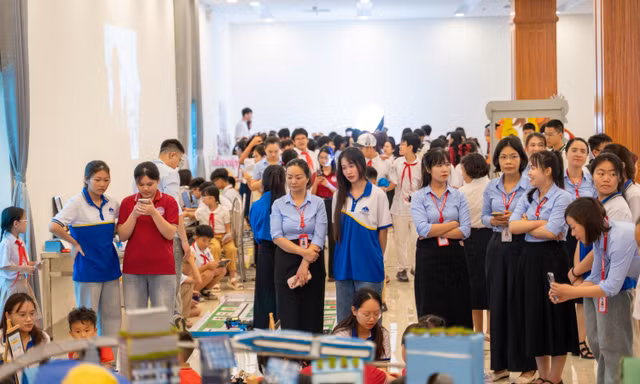 Hàng trăm học sinh Quảng Ninh tham gia Ngày hội STEM HALOU 2026