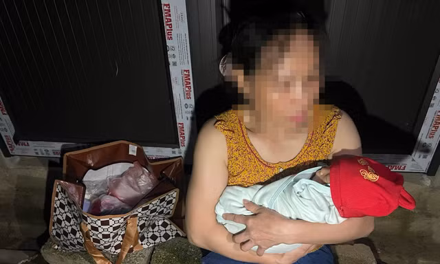 Bé trai 2 ngày tuổi bị bỏ rơi cùng bức thư tay nhờ người nuôi dưỡng