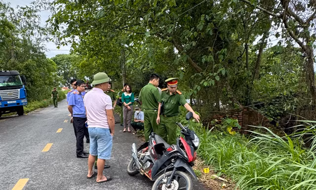 Phát hiện thi thể phân huỷ bên quốc lộ