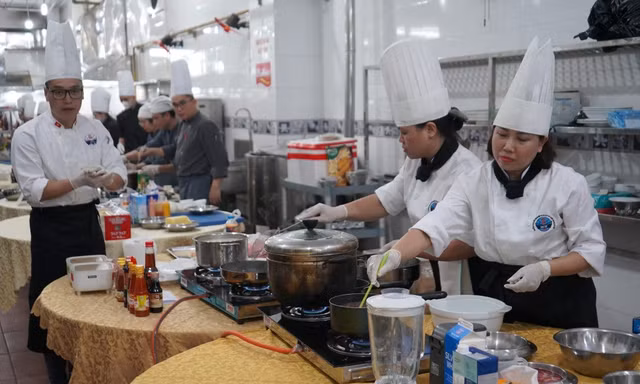 Đầu bếp quốc tế tranh tài cuộc thi đầu bếp vàng Hải Phòng