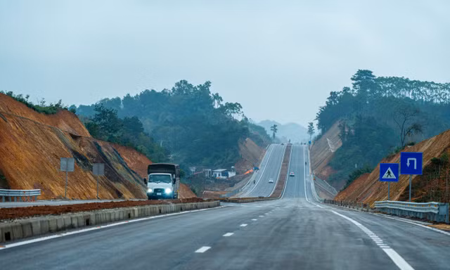Diện mạo quốc lộ 2.300 tỷ qua Lạng Sơn vừa 'lên đời'
