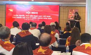 Tuyên truyền, phổ biến pháp luật cho người Việt Nam ở nước ngoài
