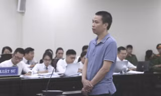 Ảnh xét xử vợ chồng chỉ đạo 17 đồng phạm sản xuất, tiêu thụ 13 triệu sản phẩm sức khỏe giả