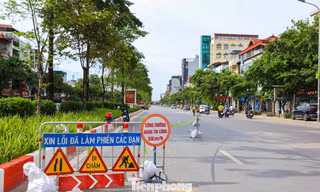Hà Nội: Rào chắn một phần đường Văn Cao phục vụ thi công metro