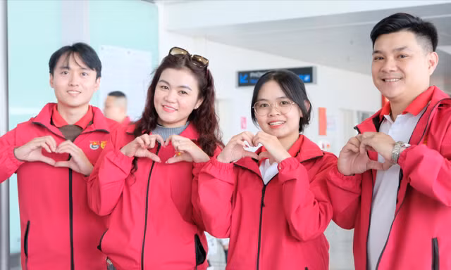 Gần 200 đại biểu thanh niên Việt Nam tham gia Hành trình đỏ nghiên cứu, học tập tại Trung Quốc lần thứ 2