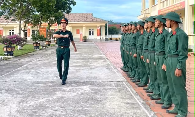 Người thầy đặc biệt của các chiến sĩ
