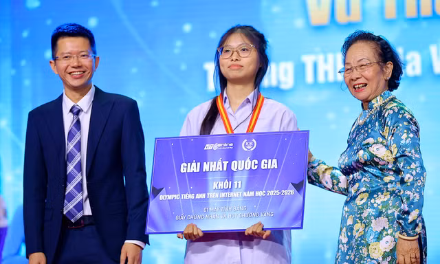 Vinh danh và trao giải quốc gia cuộc thi Olympic tiếng Anh trên Internet 