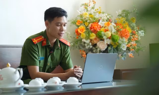  Lớp học đặc biệt của 'thầy giáo' chiến sĩ vùng cao