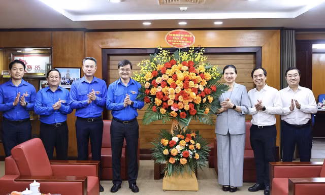 Lãnh đạo Ủy ban Trung ương MTTQ Việt Nam thăm, chúc mừng Trung ương Đoàn