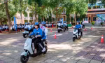 Phạt tiền người dưới 18 tuổi đi mô tô, hiểu thế nào cho đúng?