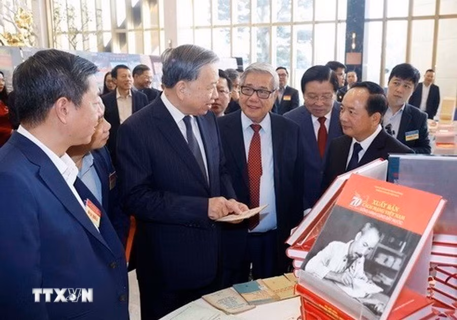 ttxvn-truyen-thong-ve-vang-nganh-tuyen-giao-cua-dang-vung-niem-tin-sang-tu-tuong-ben-khat-vong-phat-trien-dat-nuoc-89234.jpg