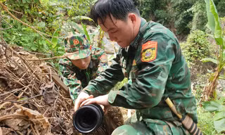 Vượt nắng mưa, kéo đường nước cho dân sinh hoạt