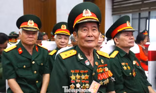 Trong dòng chảy ký ức hào hùng vẫn không ngừng nhớ thương đồng đội