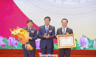 Nghệ An đại hội thi đua yêu nước, đón nhận Bằng khen của Thủ tướng Chính phủ