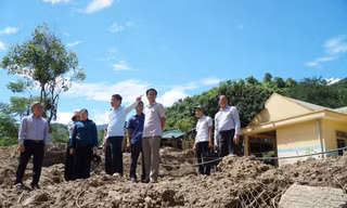 Không để học sinh nào bị bỏ rơi sau lũ