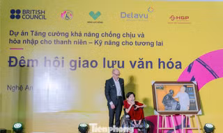 Đêm hội giao lưu văn hóa thắp sáng niềm tin cho thanh niên khuyết tật Nghệ An