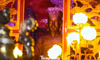 Linh thiêng ngôi đền hàng trăm năm tuổi ở cửa biển xứ Nghệ