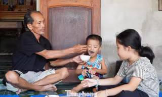 Gia cảnh thương tâm của cô giáo phải cắt cụt chân vì gặp nạn lúc cứu bé 2 tuổi