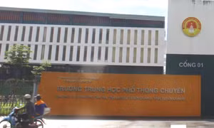 Giảng viên những trường đại học nào chịu trách nhiệm giám sát thi tại Tuyên Quang?